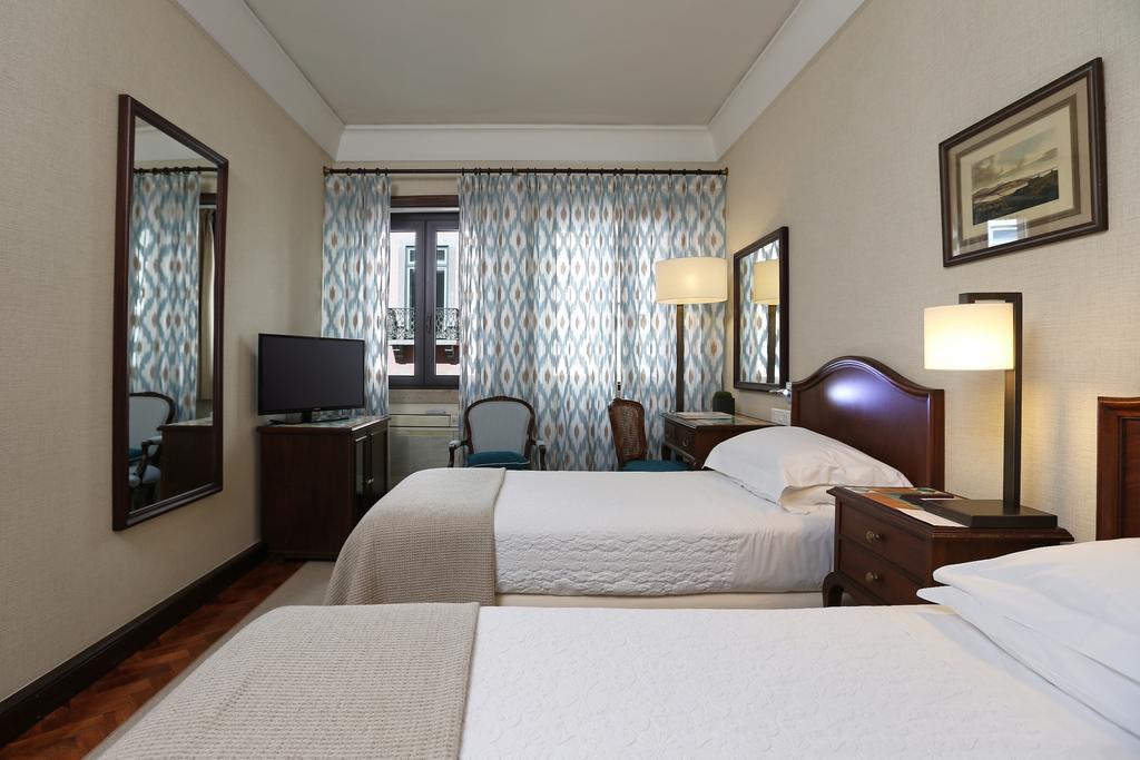 Petite Chambre Double ou Lits Jumeaux