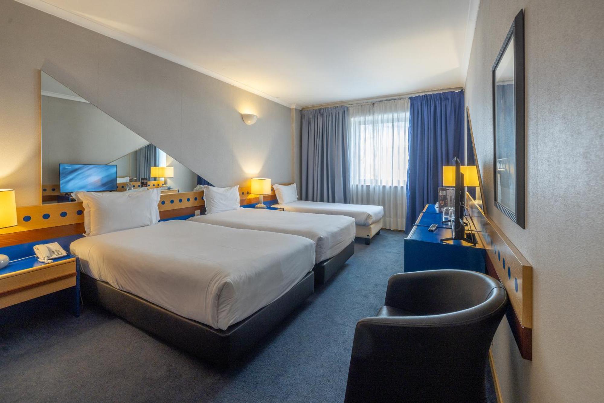 Chambre Familiale (2 Adultes + 1 Enfant)